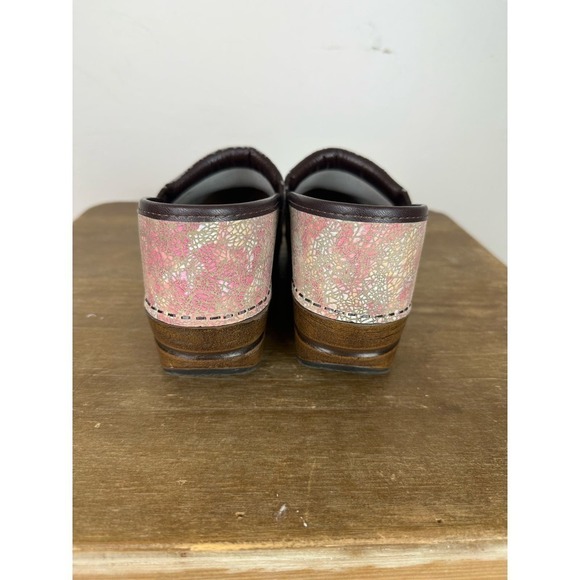 Pre-Loved Dansko’s with Pink and Tan Detail Throughout 39 - Picture 5 of 6